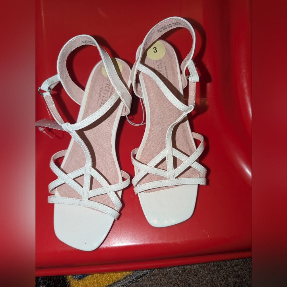 Girls Elegant White Heels Size 3 BNWT